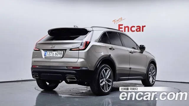 Cadillac XT4 2.0 Sport AWD — Фото автомобиля 2