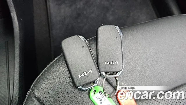 Kia Niro — Фото автомобиля 25