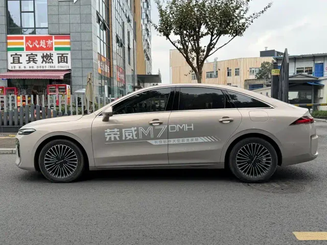 Roewe M7 DMH — Фото автомобиля 3