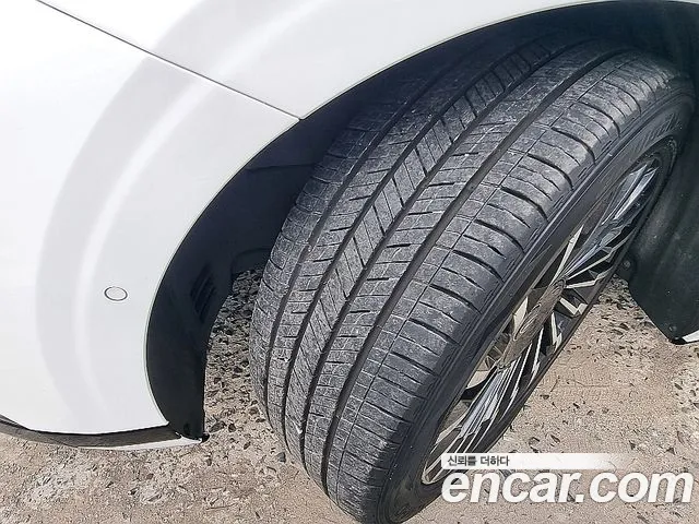 Hyundai Grandeur Grandeur (GN7) 2.5 Бензин 2WD — Фото автомобиля 19