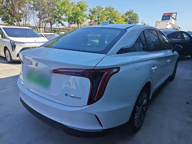 Hongqi E-QM5 — Фото автомобиля 6