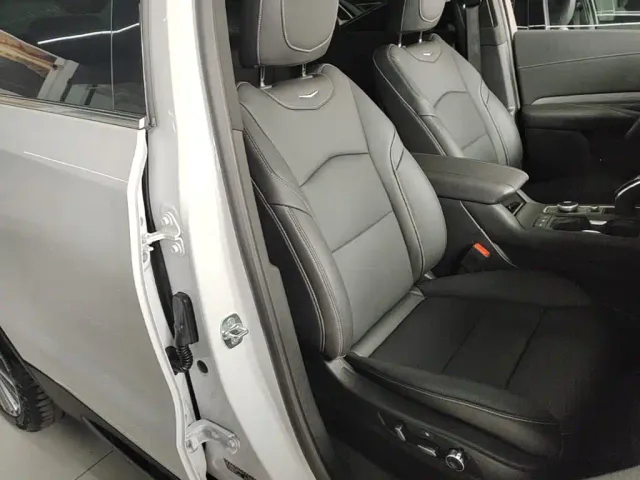 Cadillac XT4 — Фото автомобиля 24