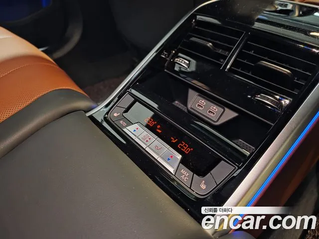 BMW 8-Series — Фото автомобиля 8