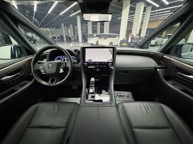 Toyota Vellfire — Фото автомобиля 14