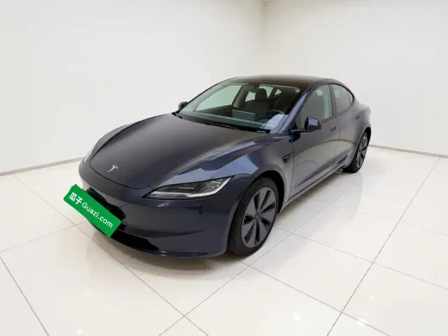 Фотография автомобиля — Tesla Model 3