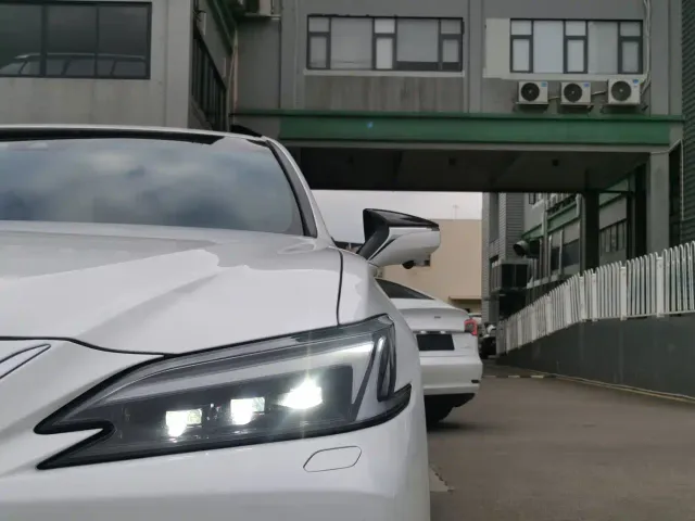 Lexus ES — Фото автомобиля 11