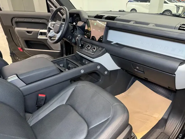 Land Rover Defender — Фото автомобиля 9