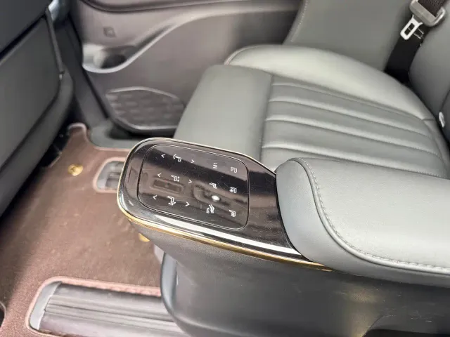 GAC Trumpchi E9 — Фото автомобиля 24