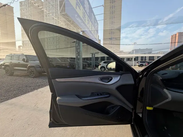 BYD Seal 07 DM-i — Фото автомобиля 15