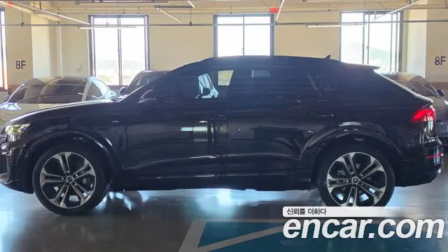 Audi Q8 50 TDI quattro Premium — Фото автомобиля 5