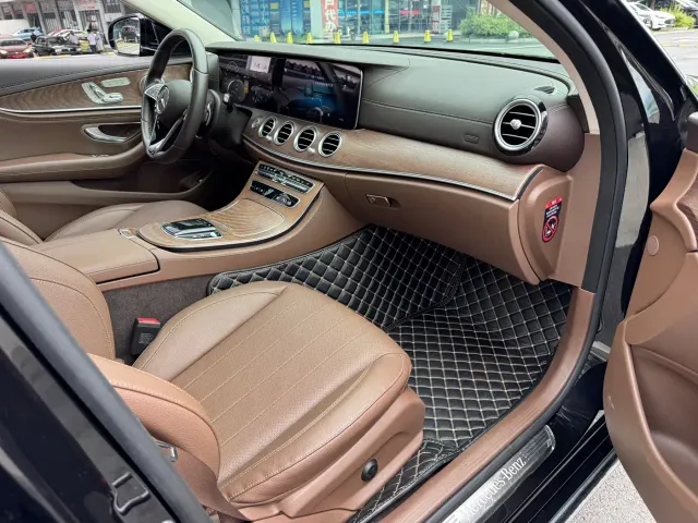 Mercedes-Benz E-Class — Фото автомобиля 9