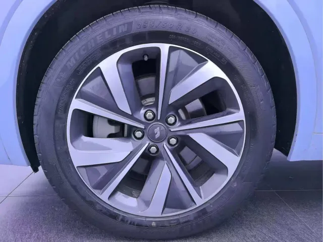 Li Auto ONE — Фото автомобиля 25