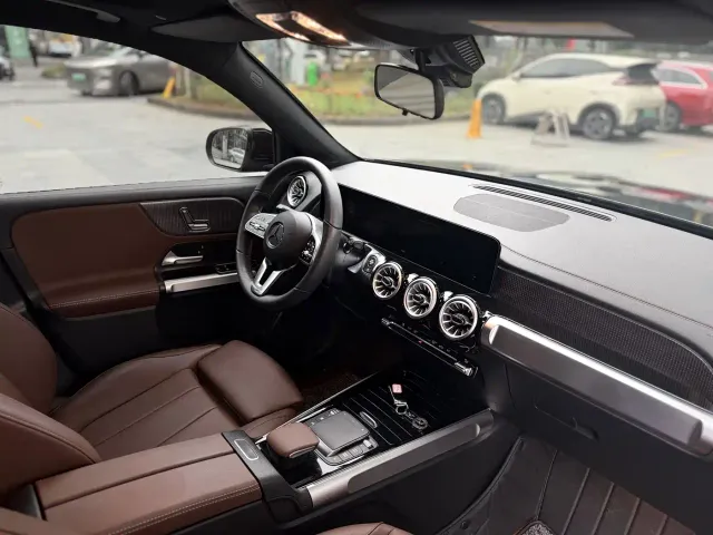 Mercedes-Benz GLB-Class — Фото автомобиля 3