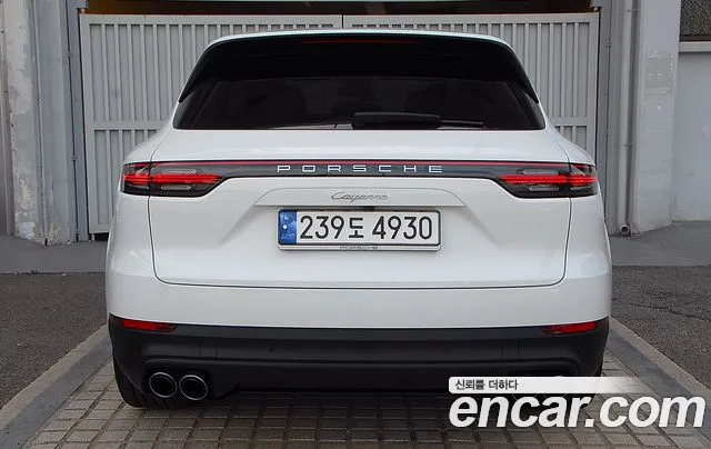 Porsche Cayenne — Фото автомобиля 3