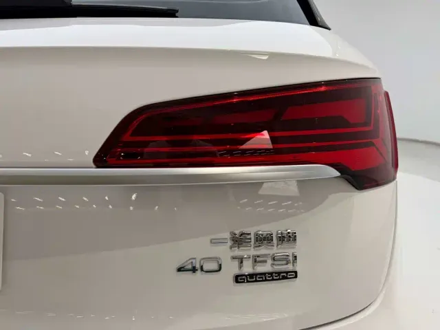 Audi Q5L — Фото автомобиля 10