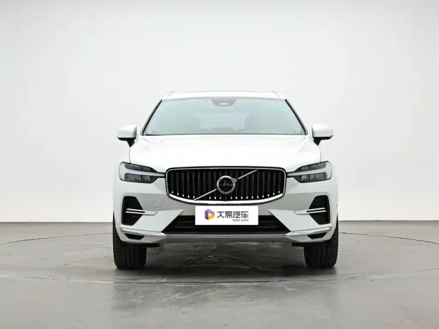 Volvo XC60 — Фото автомобиля 2