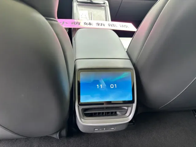 Xpeng P7 — Фото автомобиля 10