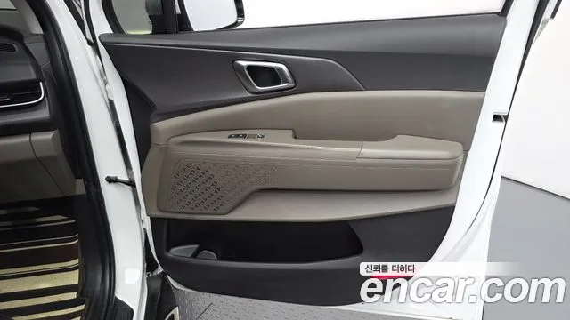 Kia Carnival Generation 4 — Фото автомобиля 13