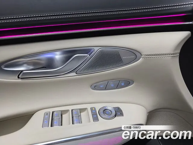 Genesis GV70 — Фото автомобиля 16