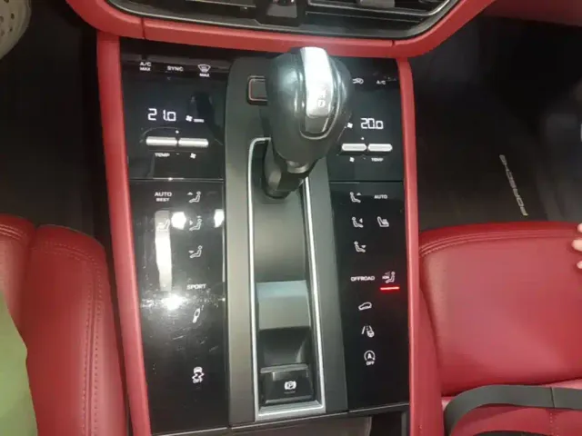 Porsche Macan — Фото автомобиля 13