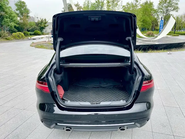 Jaguar XEL — Фото автомобиля 20