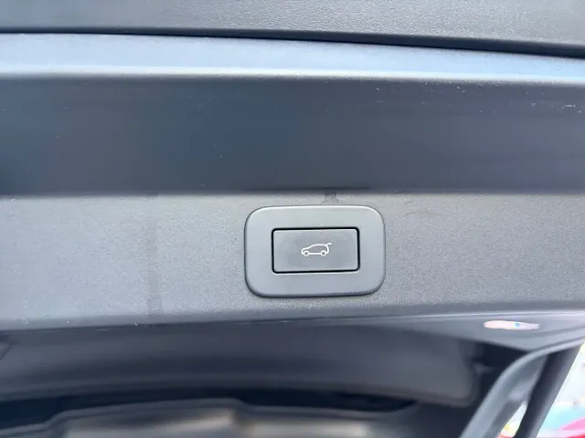 Land Rover Range Rover Sport — Фото автомобиля 16