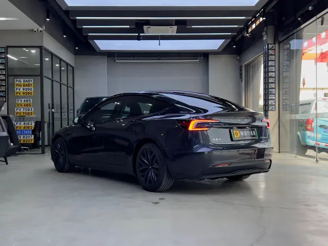 Tesla Model 3 — Фото автомобиля 6