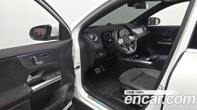 Mercedes-Benz EQA — Фото автомобиля 10