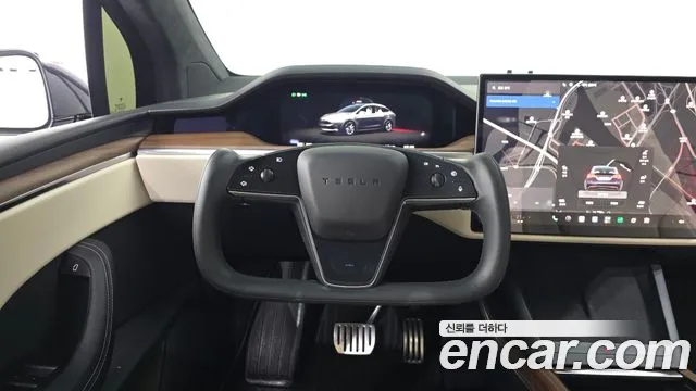 Tesla Model X — Фото автомобиля 18