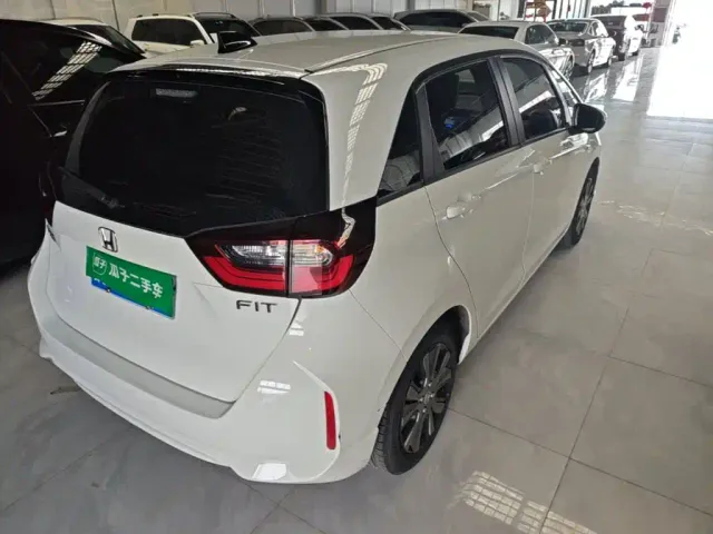 Honda Fit — Фото автомобиля 6