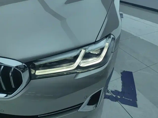 BMW 5 Series — Фото автомобиля 5