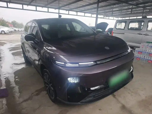 Leapmotor B10 — Фото автомобиля 3