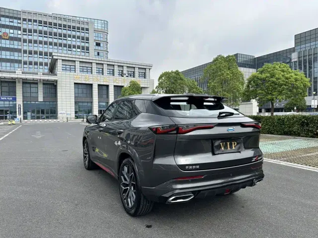 Changan Z6 — Фото автомобиля 7