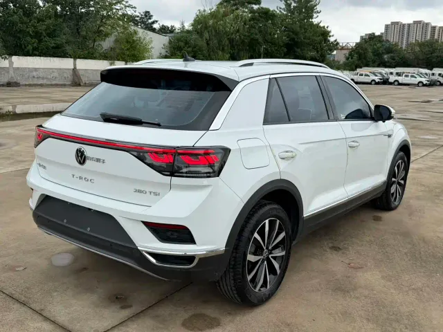 Volkswagen T-Roc — Фото автомобиля 4