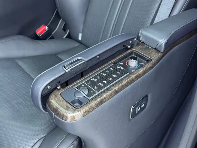 Toyota Alphard — Фото автомобиля 7