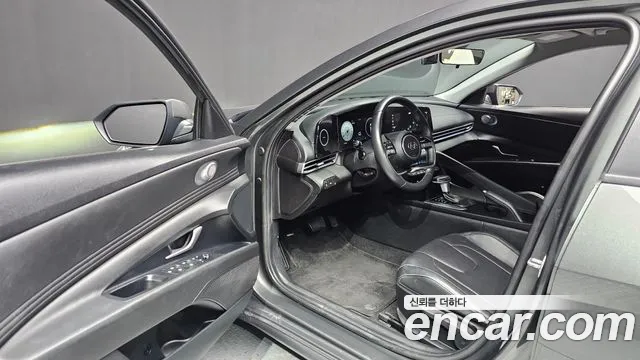 Hyundai AVANTE Avante (CN7) — Фото автомобиля 10
