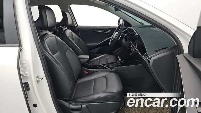 Kia Niro The All New — Фото автомобиля 17