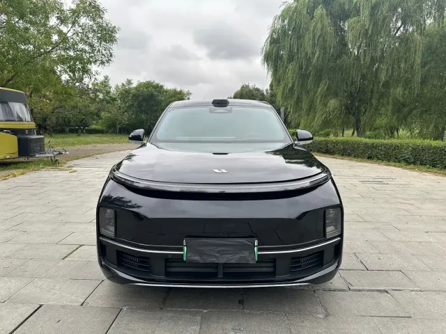 Li Auto L9 — Фото автомобиля 2
