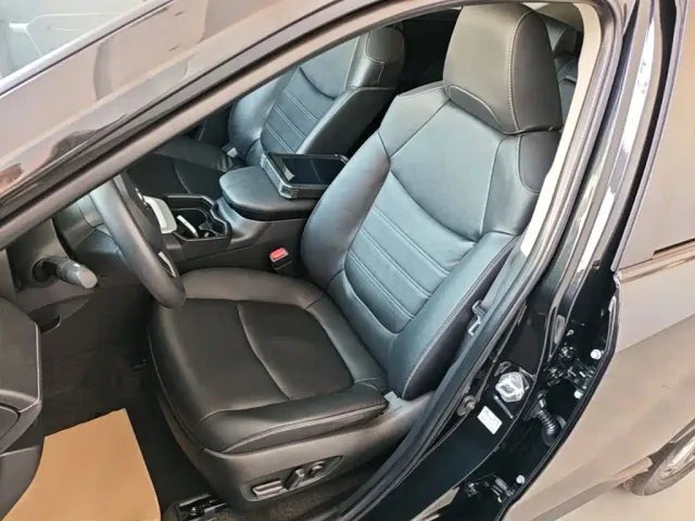 Toyota RAV4 — Фото автомобиля 14