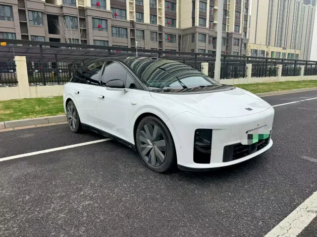 Li Auto i6 — Фото автомобиля 3