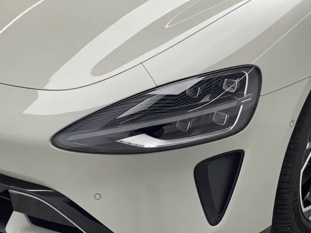 Xiaomi SU7 — Фото автомобиля 18