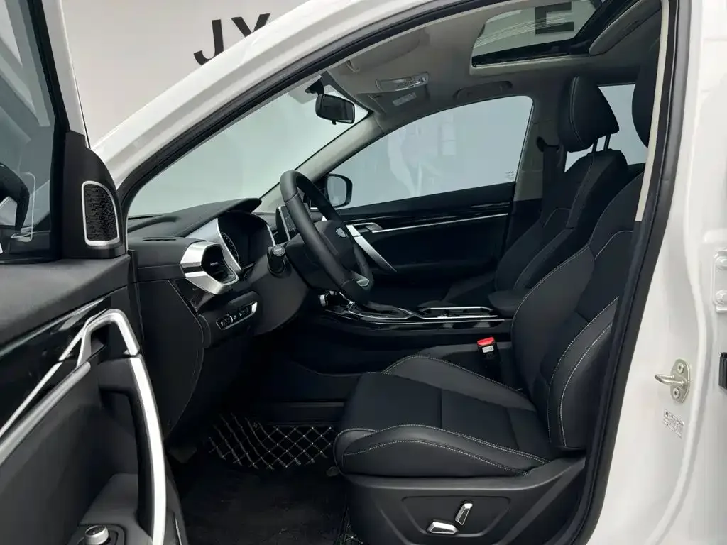 Geely Binyue 2025 1.5L CVT Super Edition MAX — Фото автомобиля 9