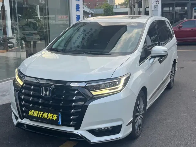 Honda Elysion — Фото автомобиля 3