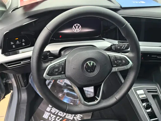 Volkswagen Golf — Фото автомобиля 13