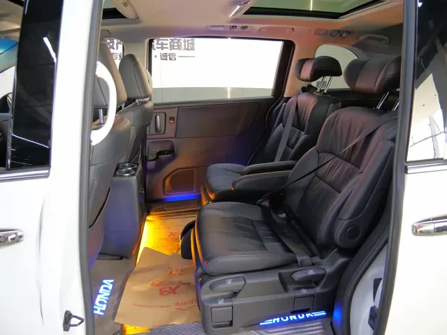 Honda Odyssey — Фото автомобиля 11
