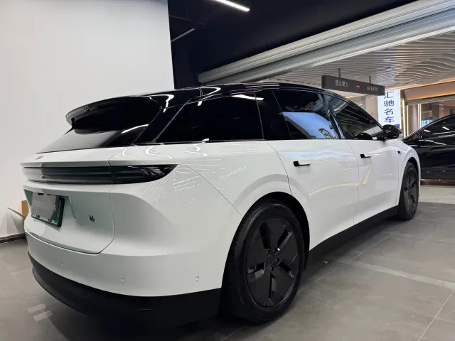 Li Auto i6 — Фото автомобиля 12