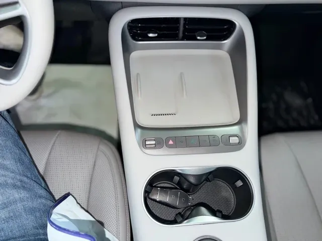 BYD Sealion 06 — Фото автомобиля 12