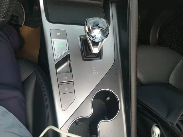 Roewe RX5 — Фото автомобиля 13