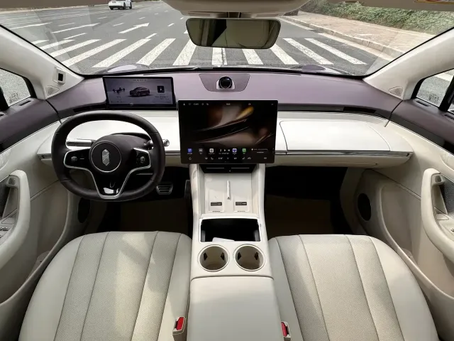 Zhijie Luxeed R7 2026 Pure Electric Max+ — Фото автомобиля 11