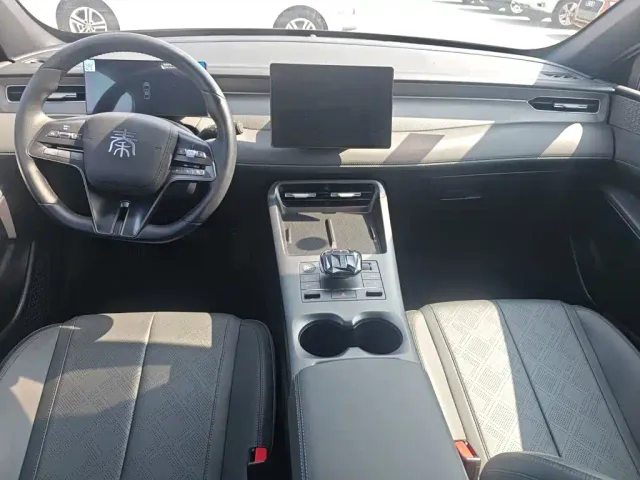 BYD Qin PLUS — Фото автомобиля 9
